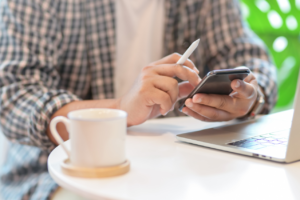 Chytré ovládání brány: Moderní technologie pro váš komfortní domov