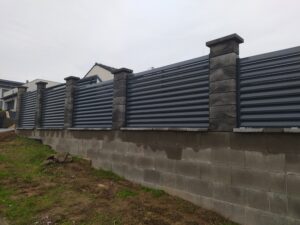 7 nejčastějších chyb při výběru a instalaci plotu: Čeho se vyvarovat?