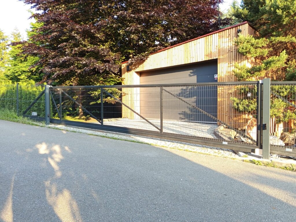 Automatické brány, samonosná posuvná brána